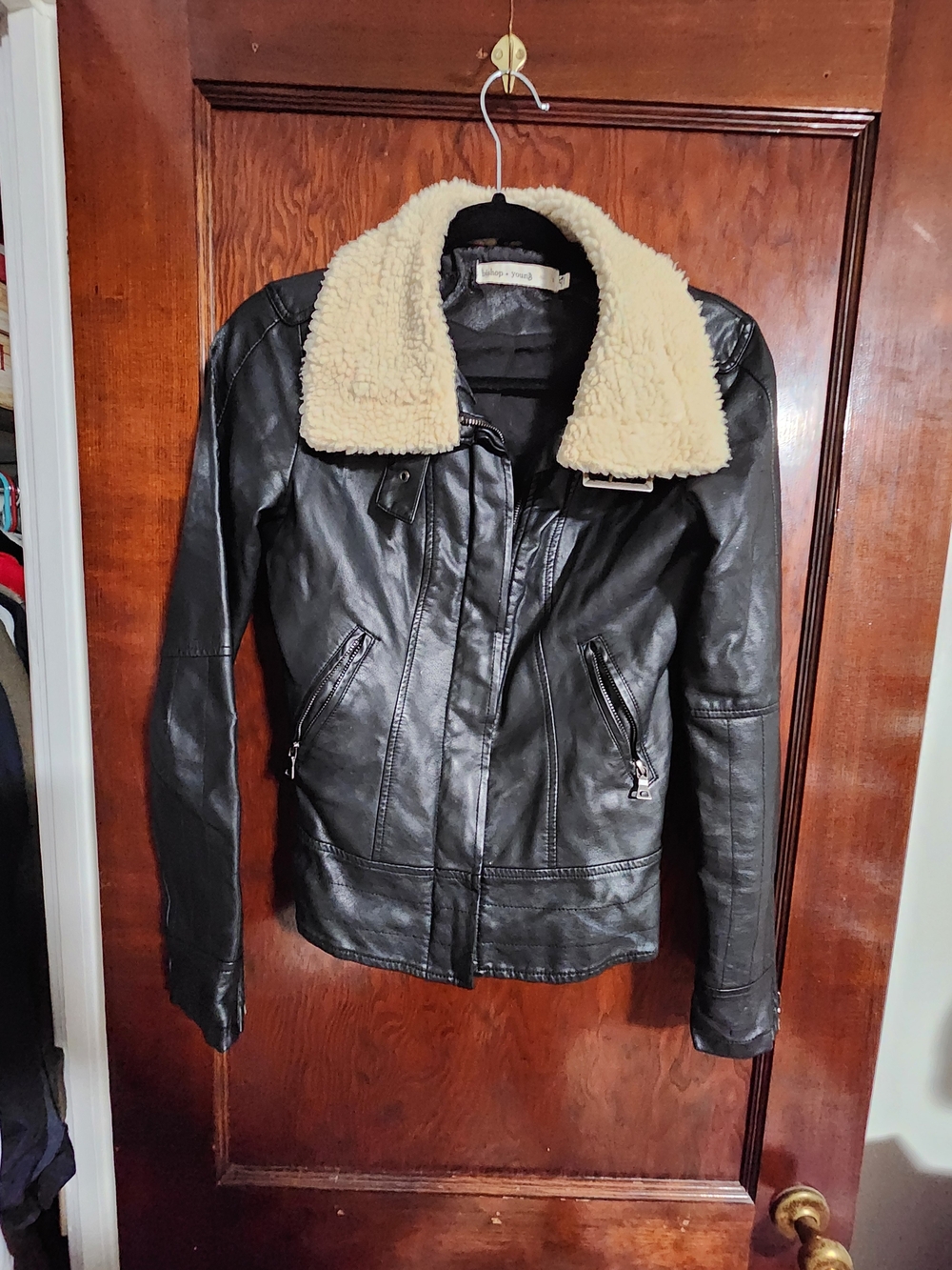 Bishop + Young Black Vegan Leather Moto Jacket Cream Faux Fur Collar NWOT Small